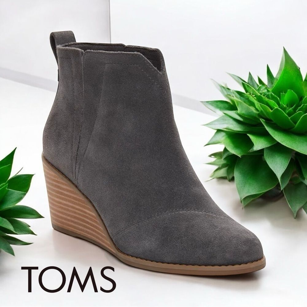 🟡 TOMS CLARE Gray Suede Wedge Ankle Boots